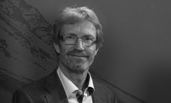 250x150_Halfdan-Carstensf_grayscale